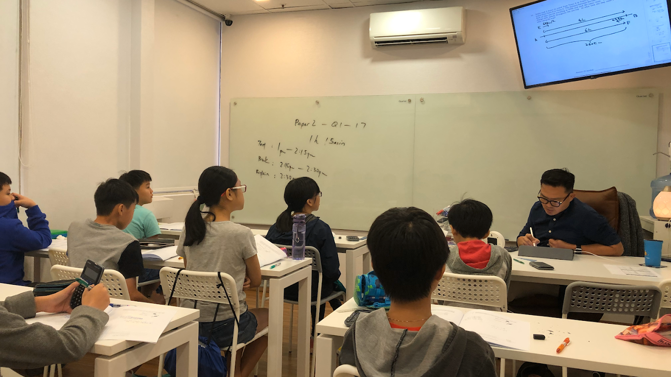 Mathematics class at AZKEN